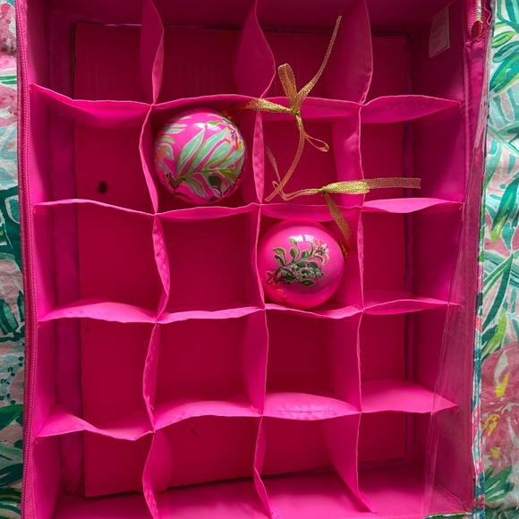 Authentic Lilly Pulitzer Christmas ornament storage  case - Picture 3 of 4